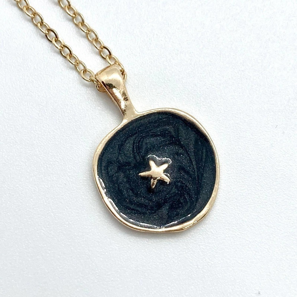 BLACK Resin Shooting Star Lucky Charms Necklace - Picture 3 of 8